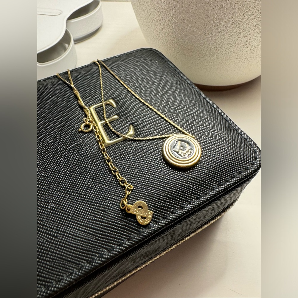 BEAUTIFUL AUTHENTIC DIOR NECKLACE